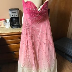 BNWT!!! Ombré pink prom dress, w/ crystal beading